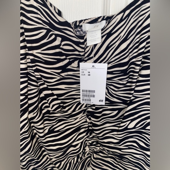 H&M Puff Sleeve Zebra Print Blouse - Picture 6 of 6